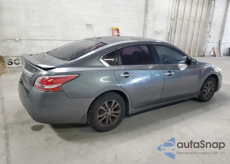 2015 Nissan Altima 2.5 z USA, uszkodzony, nr VIN 1N4AL3AP3FN921476